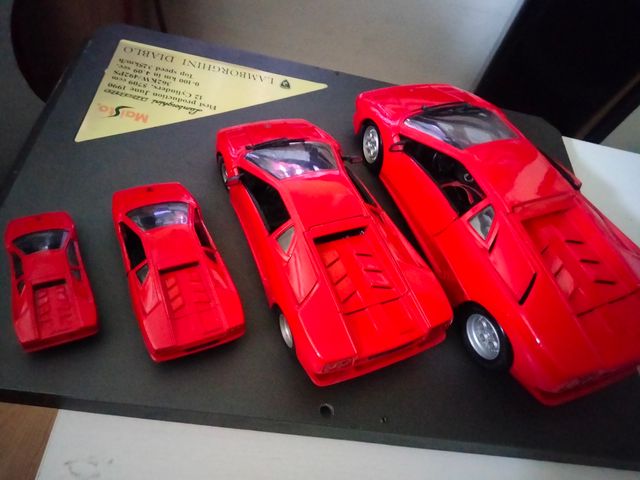 Lamborghini Diablo Maisto - 4 carros em escala