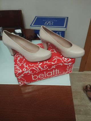 Zapatos tacón beige Belatti