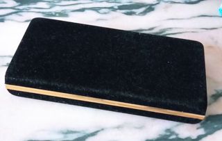 Estuche joyas terciopelo negro dorado