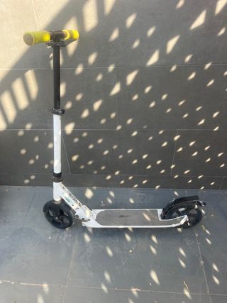 Patinete Globber blanco