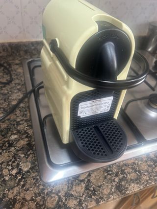 Cafetera Nespresso Inissia - DeLonghi