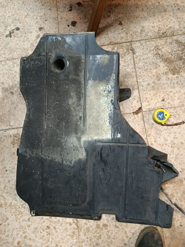 Plástico cubre depósito BMW E46