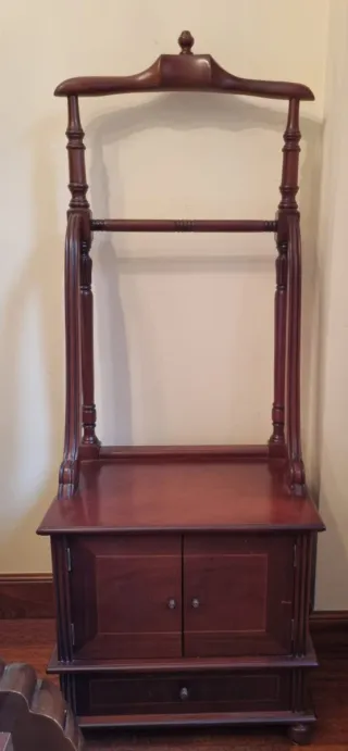 Galán de noche madera marrón