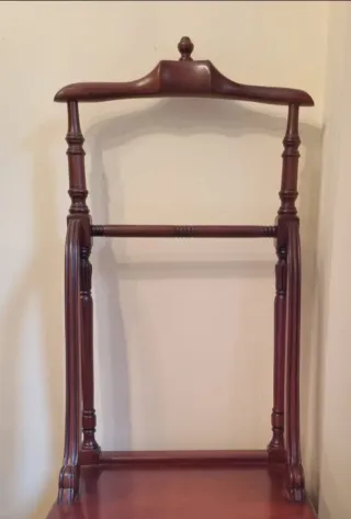 Galán de noche madera marrón