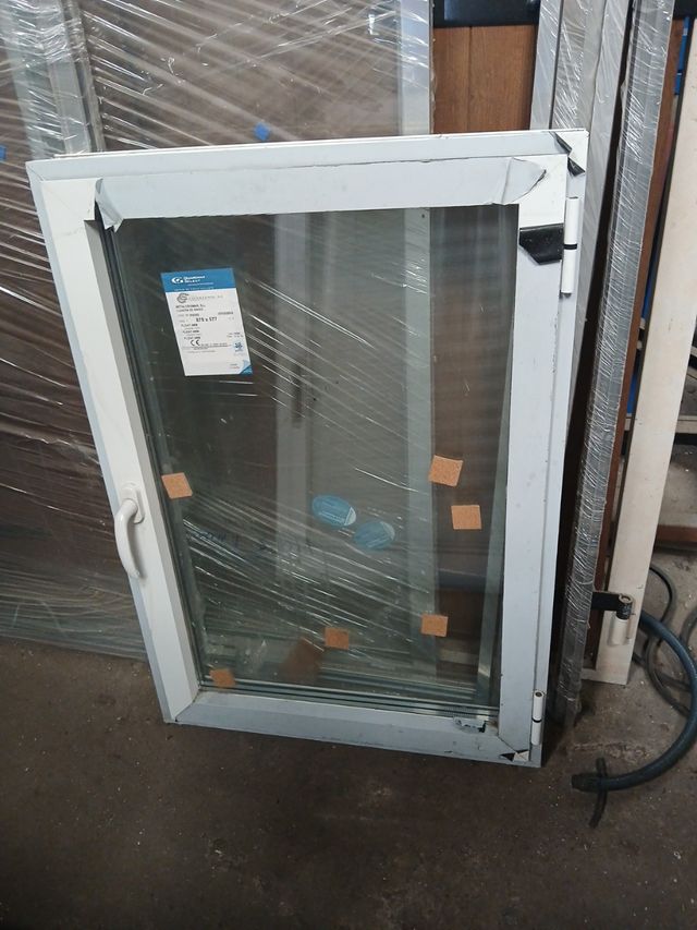 Ventana aluminio blanco con puente termoco 1m.x0.7