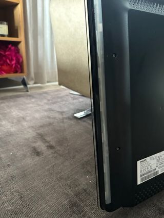 TV Philips S Q551.1E LA, Ambilight 32”