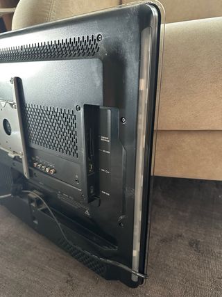 TV Philips S Q551.1E LA, Ambilight 32”