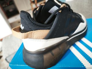 Adidas Tenis - Beige y Negro