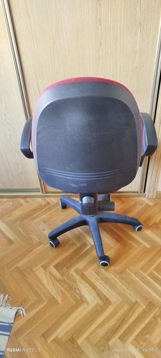 Silla oficina giratoria roja