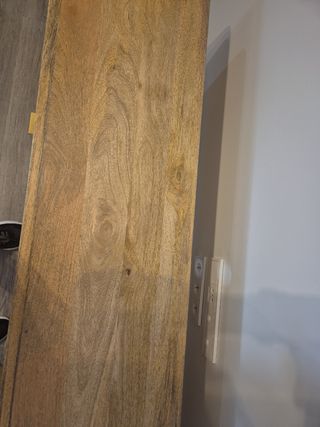 Aparador TV madera y metal dorado