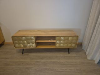 Aparador TV madera y metal dorado