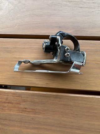 Desviador Delantero Shimano Deore.