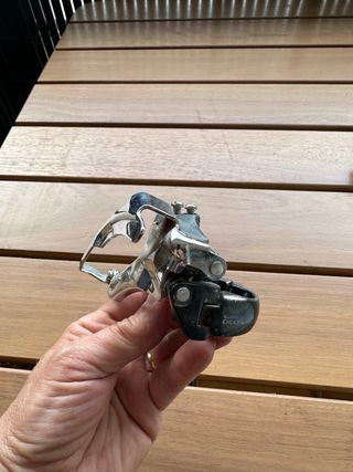 Desviador Delantero Shimano Deore.