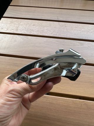 Desviador Delantero Shimano Deore.