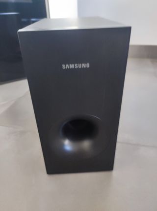 Barra sonido Samsung negra modelo HW-F355