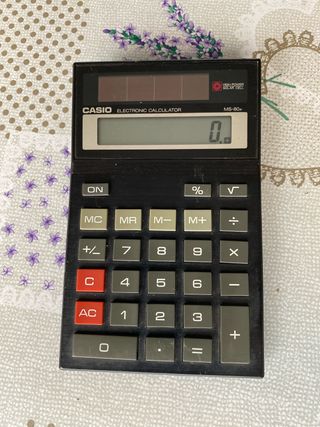 Calculadora Casio FX-82MS
