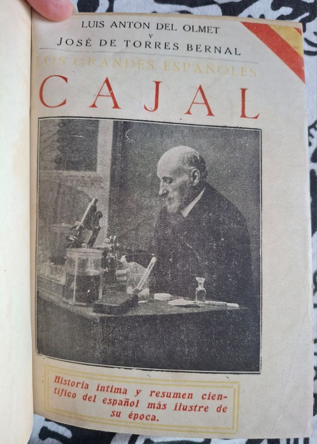 Libro antiguo sobre Cajal. 1918