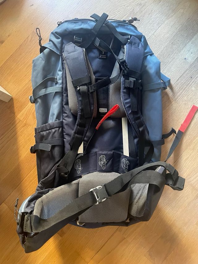 Mochila FORCLAZ Trekking 60L