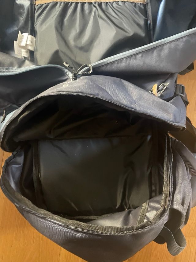 Mochila FORCLAZ Trekking 60L