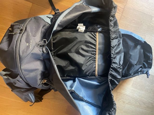 Mochila FORCLAZ Trekking 60L