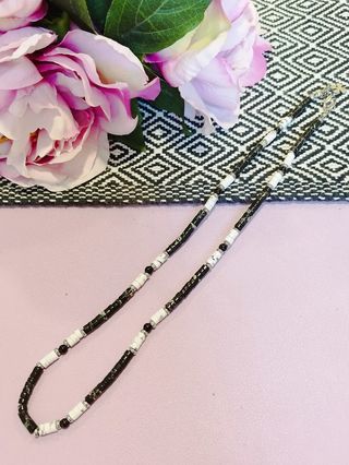Collana uomo pietre nere e bianche