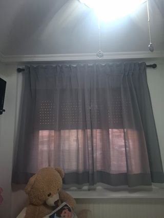 Cortinas grises IKEA - 2 ud
Barra de cortina forja