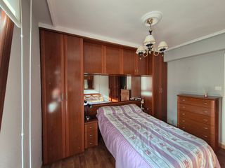 Armario habitación madera marrón