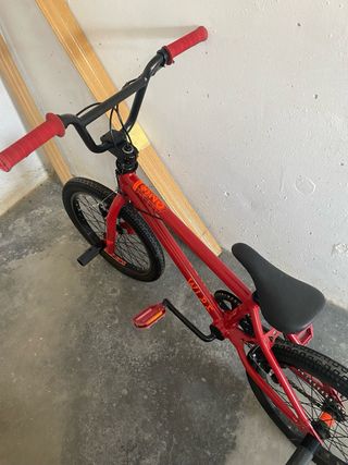 BMX Decathlon roja - Bicicleta en buen estado
