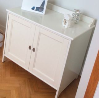 Cómoda Ikea blanca - 2 puertas