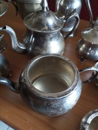 Teteras cafeteras jarras de metal