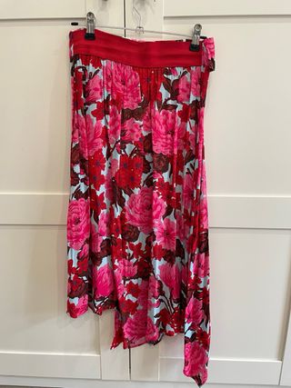 Falda midi floral roja y rosa