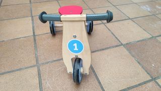 Andador triciclo madera infantil