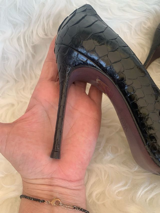 Zapato Sendra tacón alto. Piel de Phyton