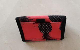 Cartera Roxy negra y roja