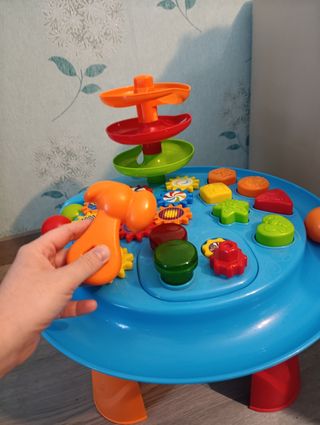 Mesa actividades bebé