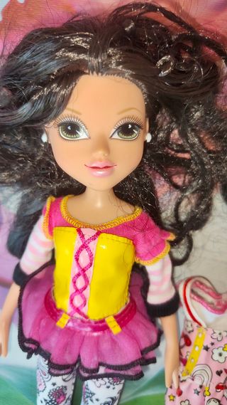 Bambola Moxie Girlz Arti-titude 