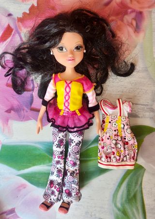 Bambola Moxie Girlz Arti-titude 