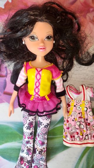 Bambola Moxie Girlz Arti-titude 