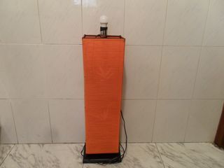 Lámpara pie naranja - 10€