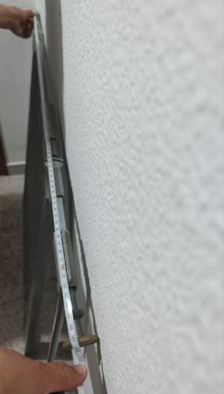 Barrera seguridad bebé - Gris
Mide 1,07 cm máximo 