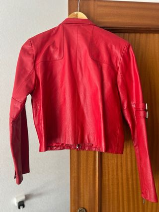 Cazadora cuero roja 40