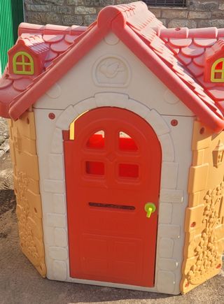 Casita infantil jardín