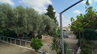 Casa rural con jardín