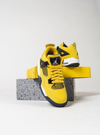 Air Jordan 4 Retro Lightning 2021