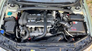 Volvo S60 2.5T AWD 210cv 06’