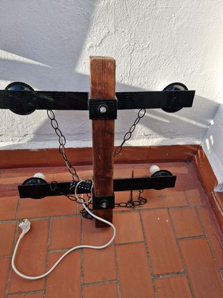 Lámpara artesanal forja y madera