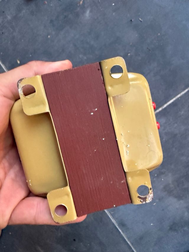 Transformador 750 VA 125-220V