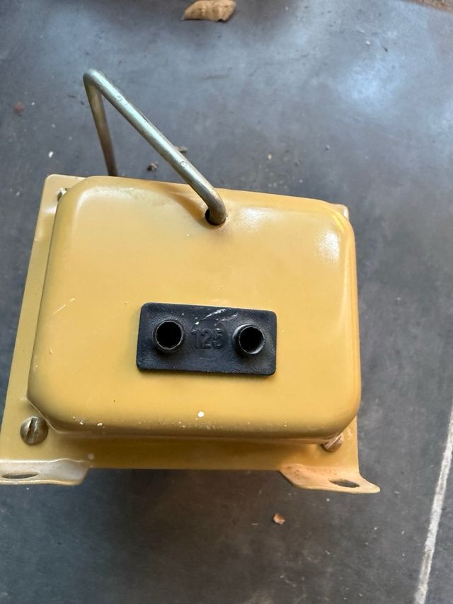 Transformador 750 VA 125-220V