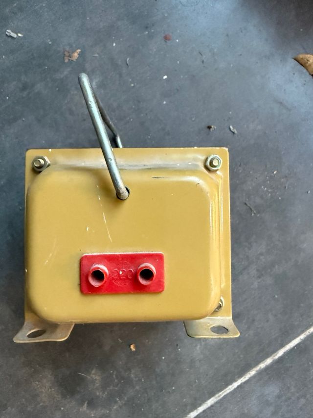 Transformador 750 VA 125-220V