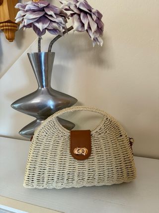 Bolsos de rafia y crochet beige